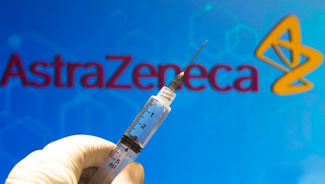 Εμβόλιο AstraZeneca: Στο μικροσκόπιο των υγειονομικών αρχών και στην Ελλάδα