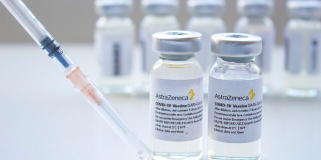 Εμβόλιο AstraZeneca: Η κυβέρνηση των ΗΠΑ διέκοψε την παραγωγή του σε ένα εργοστάσιο