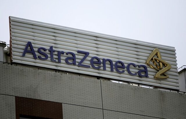 Κομισιόν σε AstraZeneca: “Σεβασμός των όρων ή αποκλεισμός εξαγωγών”