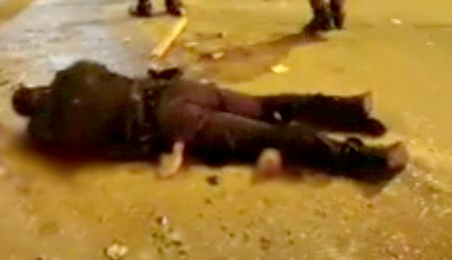 Νέα Σμύρνη: Η στιγμή της επίθεσης στον αστυνομικό