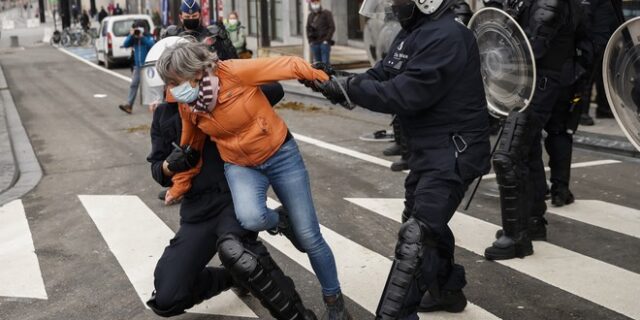 Βέλγιο: Συγκρούσεις διαδηλωτών με αστυνομικούς στη Λιέγη