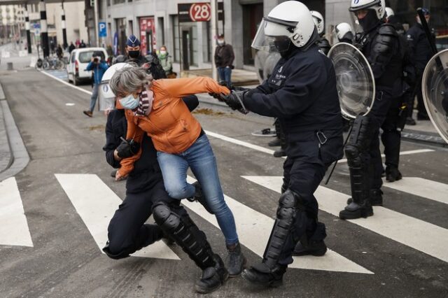 Βέλγιο: Συγκρούσεις διαδηλωτών με αστυνομικούς στη Λιέγη
