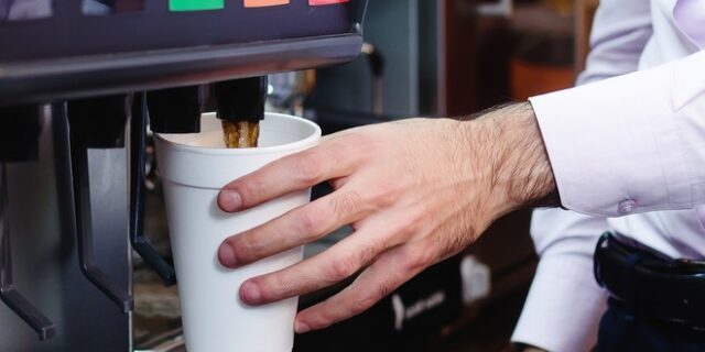 Βίκος: Λανσάρει αναψυκτικό cola zero