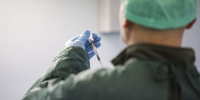 Ιταλία: Παραιτήθηκε δήμαρχος χωριού επειδή εμβολιάστηκε εκτός σειράς
