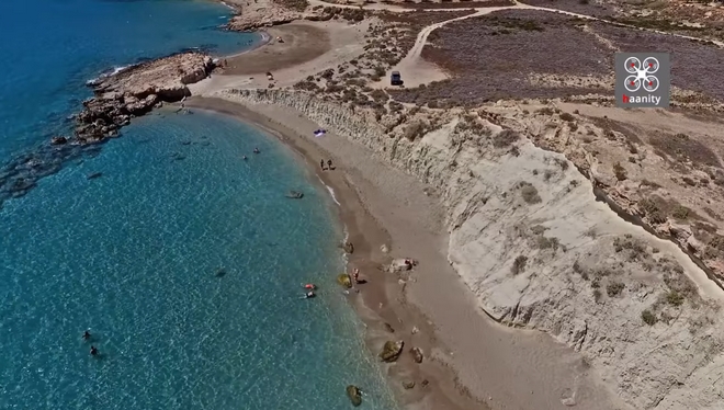Φυσικό… σπα: Αυτή η παραλία στο Λιβυκό κρύβει το απόλυτο μυστικό ομορφιάς
