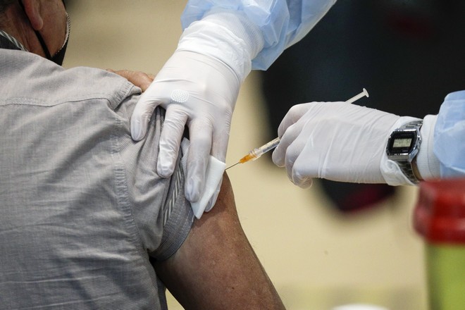 Εμβόλιο Κορονοϊού: Σπάει το φράγμα των 2.000.000 δόσεων