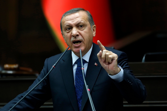 Ο Ερντογαν απολύει, η τουρκική λίρα πέφτει, τα capital controls έρχονται