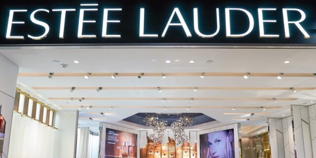 Πώς η Estee Lauder έμεινε όρθια στην Ελλάδα εν μέσω lockdown