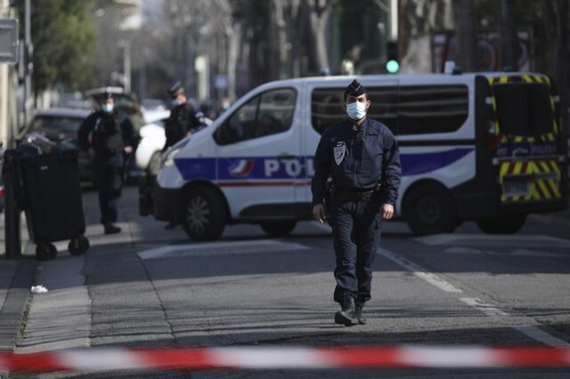 Γαλλία: Επίθεση με μαχαίρι σε βάρος γυναίκας αστυνομικού – Νεκρός ο ύποπτος