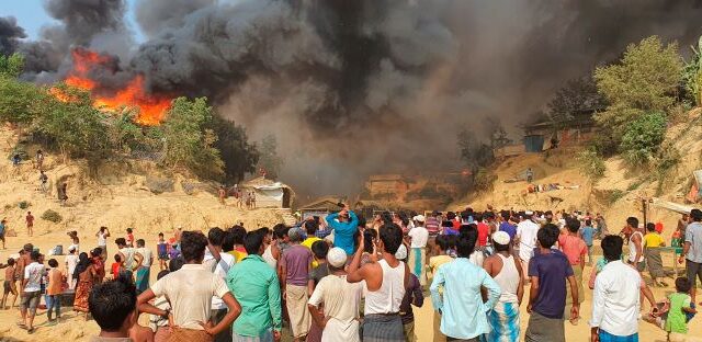 Μπαγκλαντές: Φωτιά σε προσφυγικό καταυλισμό – Φόβοι για πολλούς νεκρούς