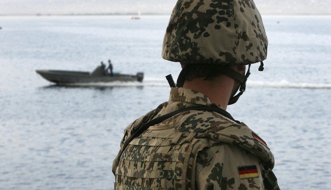Η Γερμανία στέλνει πολεμικό πλοίο στη Μεσόγειο για να επιτηρεί το εμπάργκο όπλων του ΟΗΕ