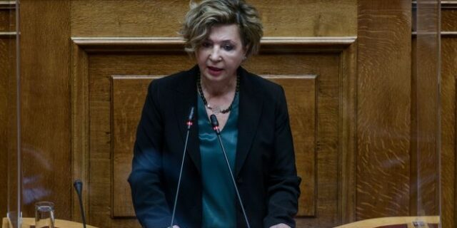 ΣΥΡΙΖΑ: Ερώτηση για το “εάν πάγωσε” ο διαγωνισμός για τις νέες ταυτότητες