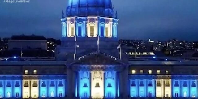 Η ελληνική σημαία κυματίζει σε όλο τον κόσμο – Συγκινούν οι Έλληνες της Ν. Αφρικής