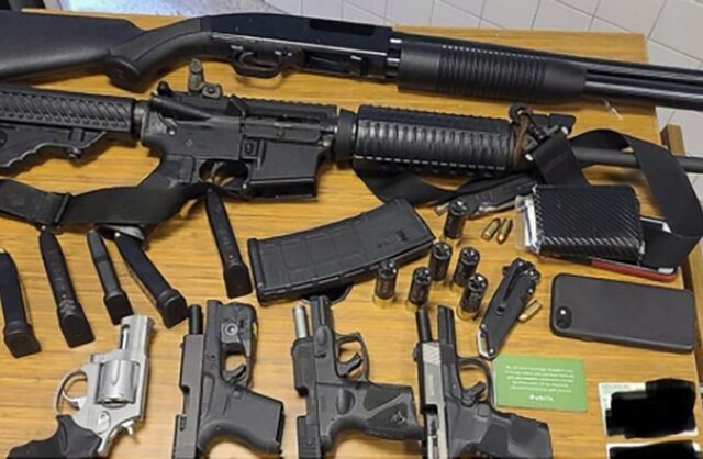 ΗΠΑ: 22χρονος μπήκε σε σούπερ μάρκετ οπλισμένος με 6 πυροβόλα