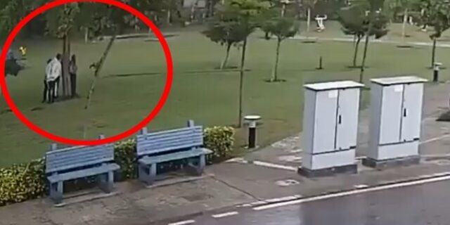 Σοκαριστικό βίντεο: Η στιγμή που κεραυνός χτυπά και ρίχνει κάτω 4 ανθρώπους