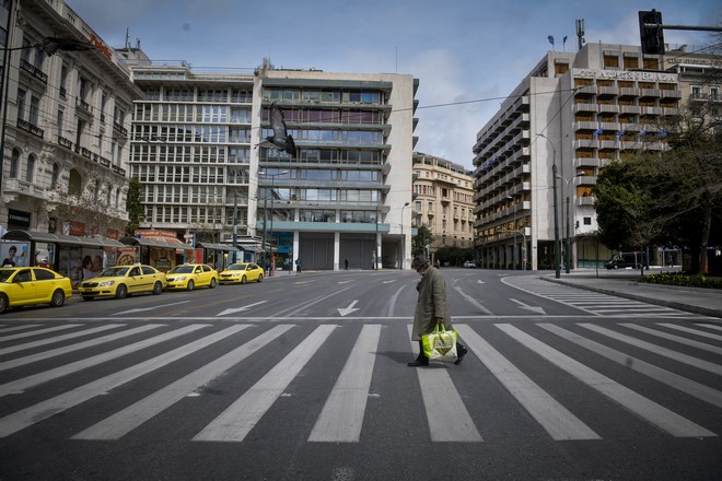 Κορονοϊός: Όλο και αυξάνονται οι περιοχές στο “βαθύ κόκκινο” – Τι ισχύει από σήμερα