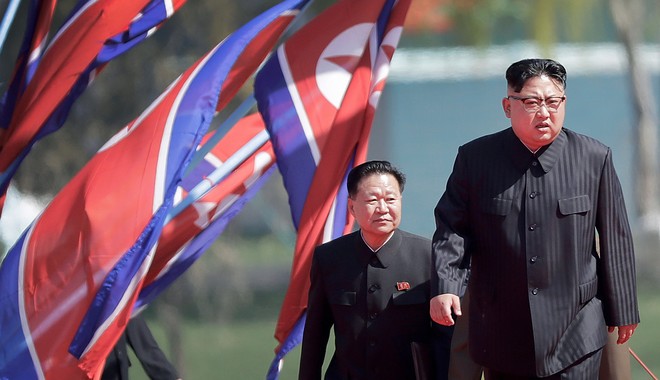 Βόρεια Κορέα: Αύξηση της παραγωγής στρατιωτικού πυρηνικού υλικού ζήτησε ο Κιμ Γιονγκ Ουν