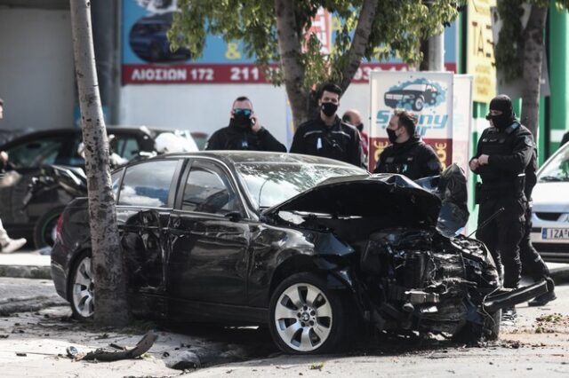 Λιοσίων: Καταδίωξη κλεμμένου αυτοκινήτου με τραυματίες