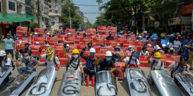 Μιανμάρ: Οι κάτοικοι της Ρανγκούν φεύγουν για να γλιτώσουν τη ζωή τους