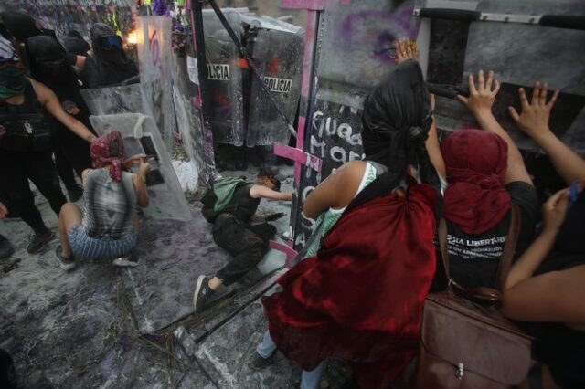 Μεξικό: Πάνω από 15 τραυματίες σε επεισόδια την Ημέρα της Γυναίκας