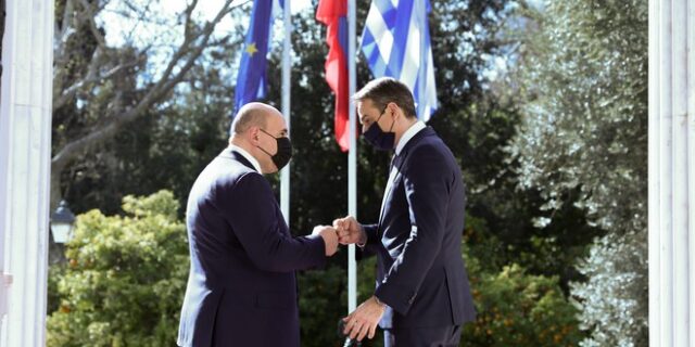 Μητσοτάκης: Τηλεφωνική επικοινωνία με τον Ρώσο πρωθυπουργό – Ανοιχτό το ενδεχόμενο παροχής επιπλέον βοήθειας από αέρος