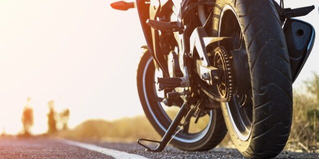 Εξισώνεται το δίπλωμα αυτοκινήτου για οδήγηση μοτό έως 125 κ.εκ.