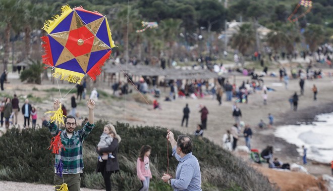 Καθαρά Δευτέρα: Απαγορεύεται το πέταγμα χαρταετού