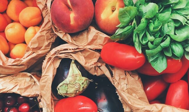 12 αγκαλιές: Το νέο project του Φρεσκούλη μοιράζει φρούτα, λαχανικά και αγάπη