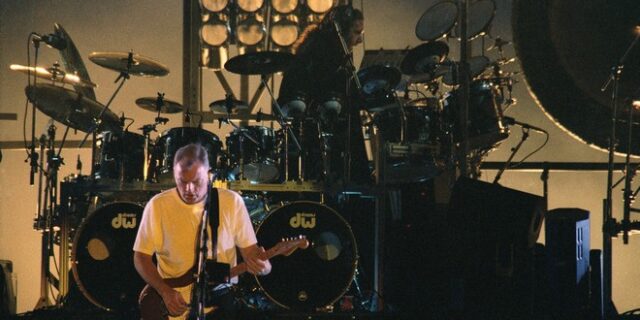 Για τους λάτρεις των Pink Floyd: Επανακυκλοφορούν συναυλία του 1990