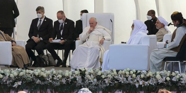 Ιστορική συνάντηση στο Ιράκ: Τι συζήτησαν πάπας Φραγκίσκος και Αγιατολάχ αλ Σιστάνι