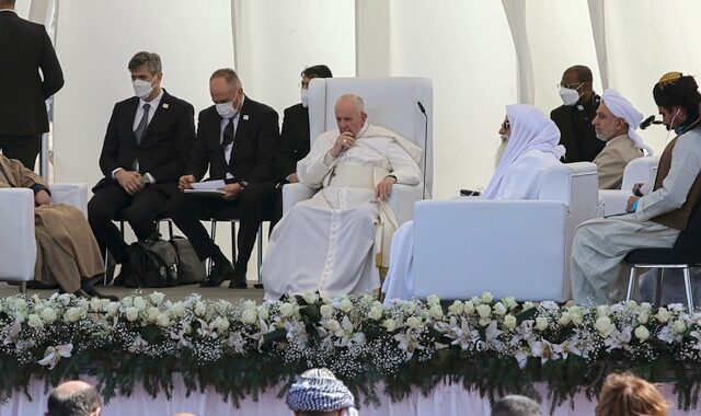 Ιστορική συνάντηση στο Ιράκ: Τι συζήτησαν πάπας Φραγκίσκος και Αγιατολάχ αλ Σιστάνι