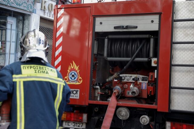 Καισαριανή: Εμπρηστική επίθεση σε αντιπροσωπεία αυτοκινήτων – Κάηκαν 10 οχήματα