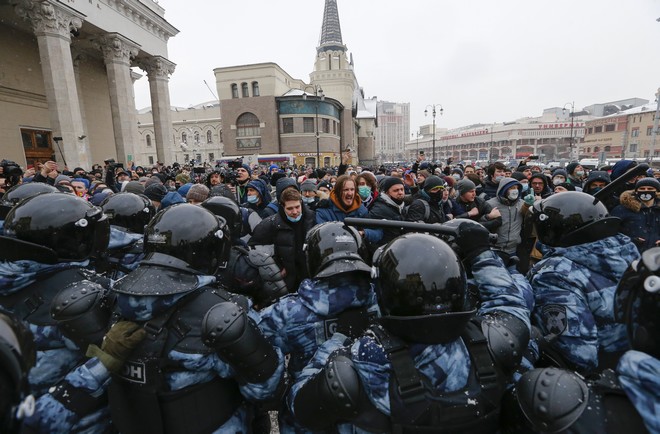 Ρωσία: Η αστυνομία ψάχνει με διαφημίσεις, ελεύθερους σκοπευτές χωρίς εμπειρία