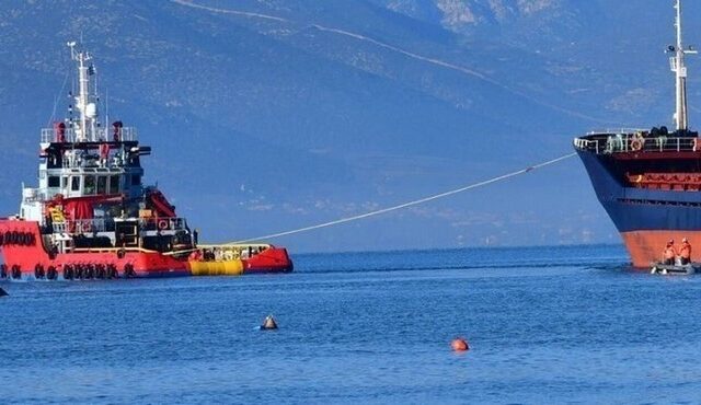 Κύθηρα: Ρυμουλκήθηκαν με ασφάλεια τα δύο πλοία που συγκρούστηκαν