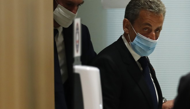 Γαλλία: Ένοχος για διαφθορά ο Σαρκοζί – Καταδικάστηκε σε 3ετή φυλάκιση