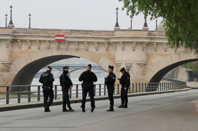 Παρίσι: Συνελήφθησαν 7 Ιταλοί – Ήταν πρώην μέλη τρομοκρατικών οργανώσεων