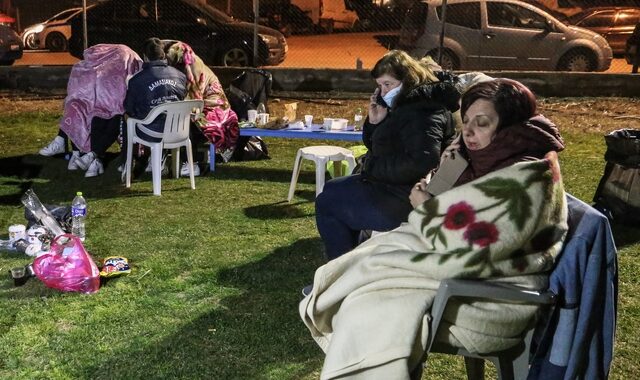 Περιφερειάρχης Θεσσαλίας: Να μην ισχύσουν τα μέτρα για τον κορονοϊό από αύριο, λόγω του σεισμού