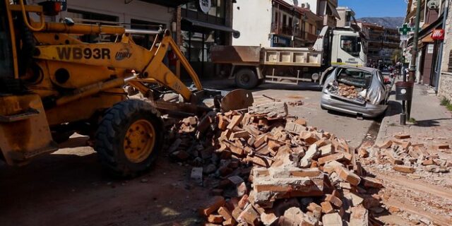 Σεισμός στην Ελασσόνα: Δήμοι της Αττικής συλλέγουν είδη πρώτης ανάγκης για τους πληγέντες