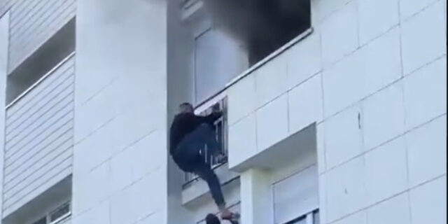 Γαλλία: Ανθρώπινη “σκάλα” σχηματίστηκε για να σωθεί βρέφος από πυρκαγιά