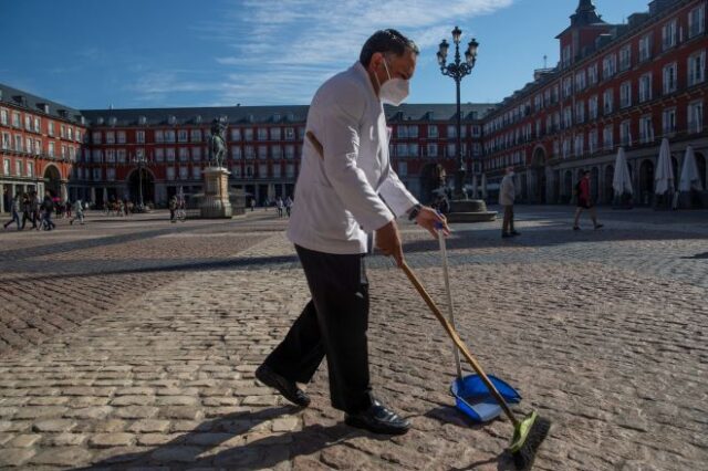 Ισπανία: Κατέγραψε τη μεγαλύτερη μείωση όλων των εποχών στην ανεργία