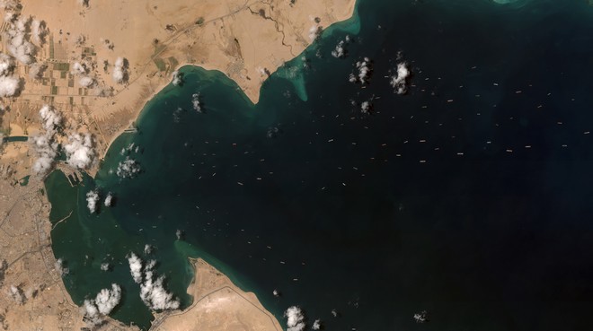 Διώρυγα του Σουέζ: Σήμερα ο διάπλους των τελευταίων πλοίων που είχαν αποκλειστεί από το Ever Given