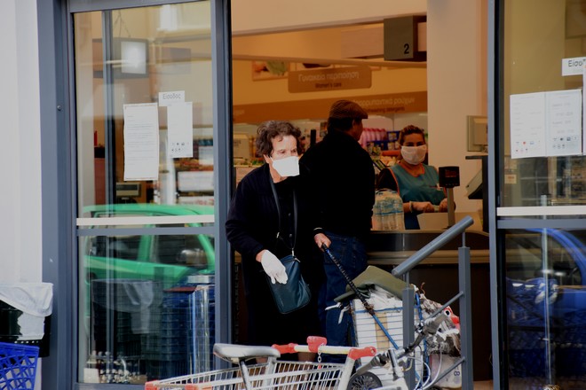 Σούπερ μάρκετ: Νέο ωράριο από Δευτέρα – Μέχρι πότε θα είναι ανοιχτά