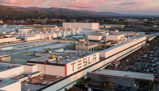 ΗΠΑ: Φωτιά σε εργοστάσιο της Tesla