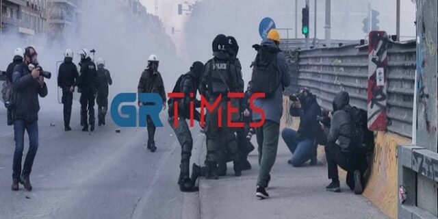 Πορεία για το ΑΠΘ: Πετροπόλεμος και χημικά στην Εγνατία