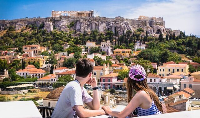 Θεοχάρης: Ίσως και πριν τις 14 Μαΐου οι ελεύσεις ξένων τουριστών στην Ελλάδα