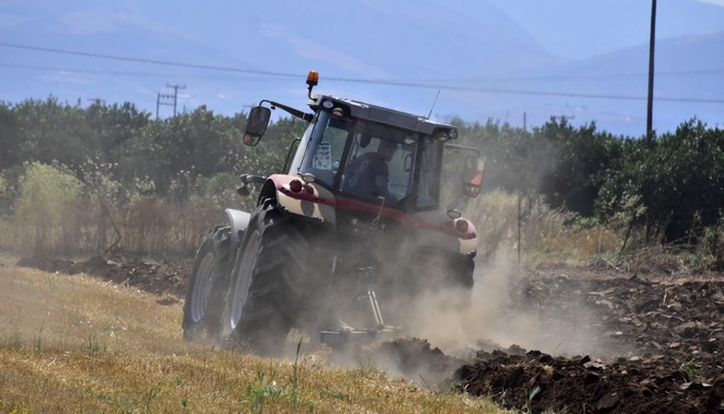 Νεκρός αγρότης στην Κερατέα που καταπλακώθηκε από τρακτέρ