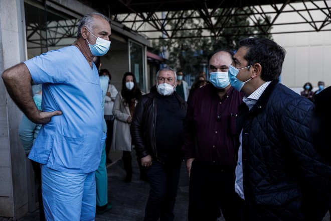 Γιατροί Θριασίου σε Τσίπρα: “Τεράστιο πρόβλημα με την κατάργηση χειρουργείων – Ασθενείς έχουν επιπλοκές”