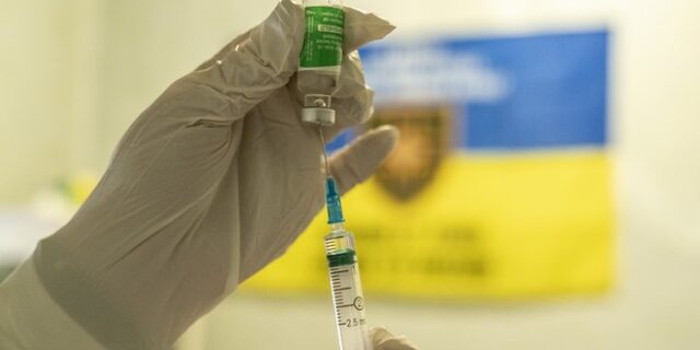 Astrazeneca: Ποιες χώρες διακόπτουν τους εμβολιασμούς – Τι λέει ο ΕΜΑ για τις θρομβώσεις