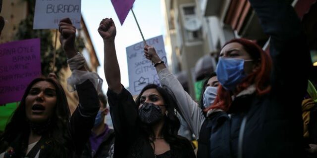 Τουρκία: Διαδηλώσεις ενάντια στην απόφαση Ερντογάν για τη βία κατά των γυναικών