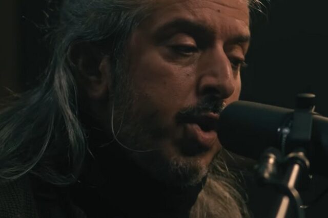 Γιάννης Χαρούλης: Δείτε το video του νέου τραγουδιού “Θέατρο του Δρόμου”
